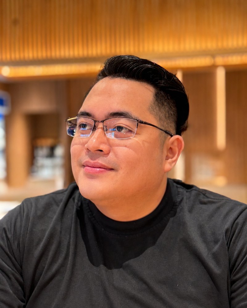 Earvin Laureano, the freelance builder and operations partner behind the work